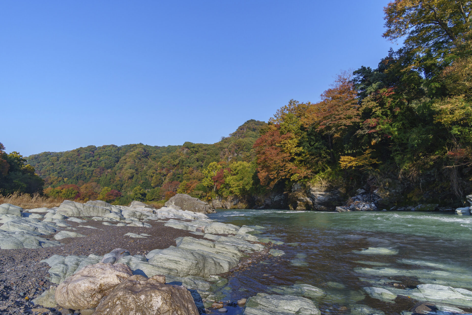 紅簾片岩