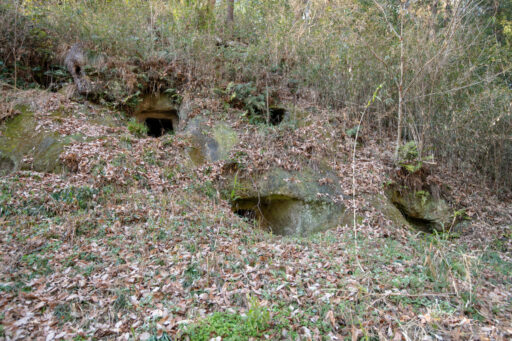 黒岩横穴墓群